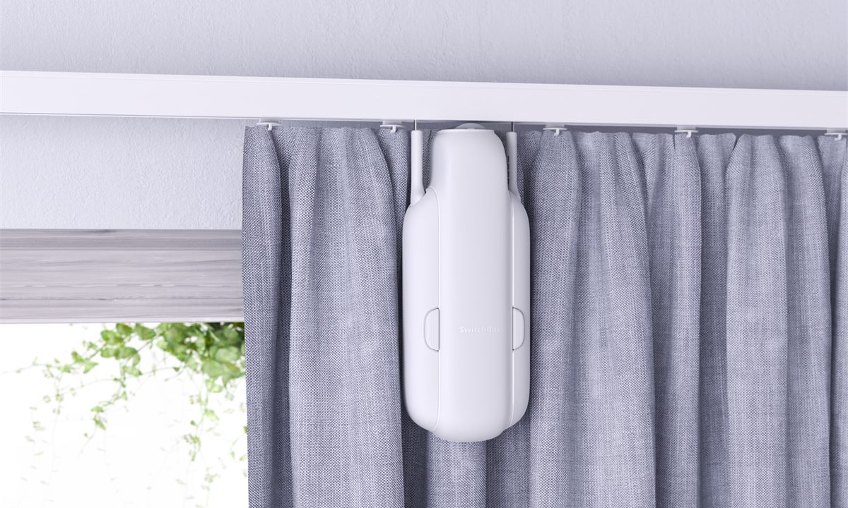 Curtain 3 installed on a U-rail curtain track