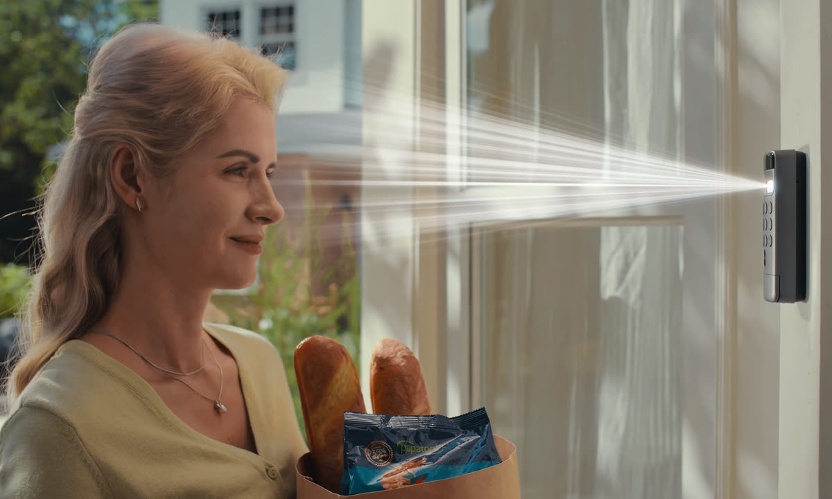 Keypad Vision face recognition unlock while carrying groceries
